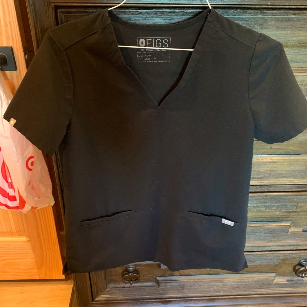 Figs scrub top size small